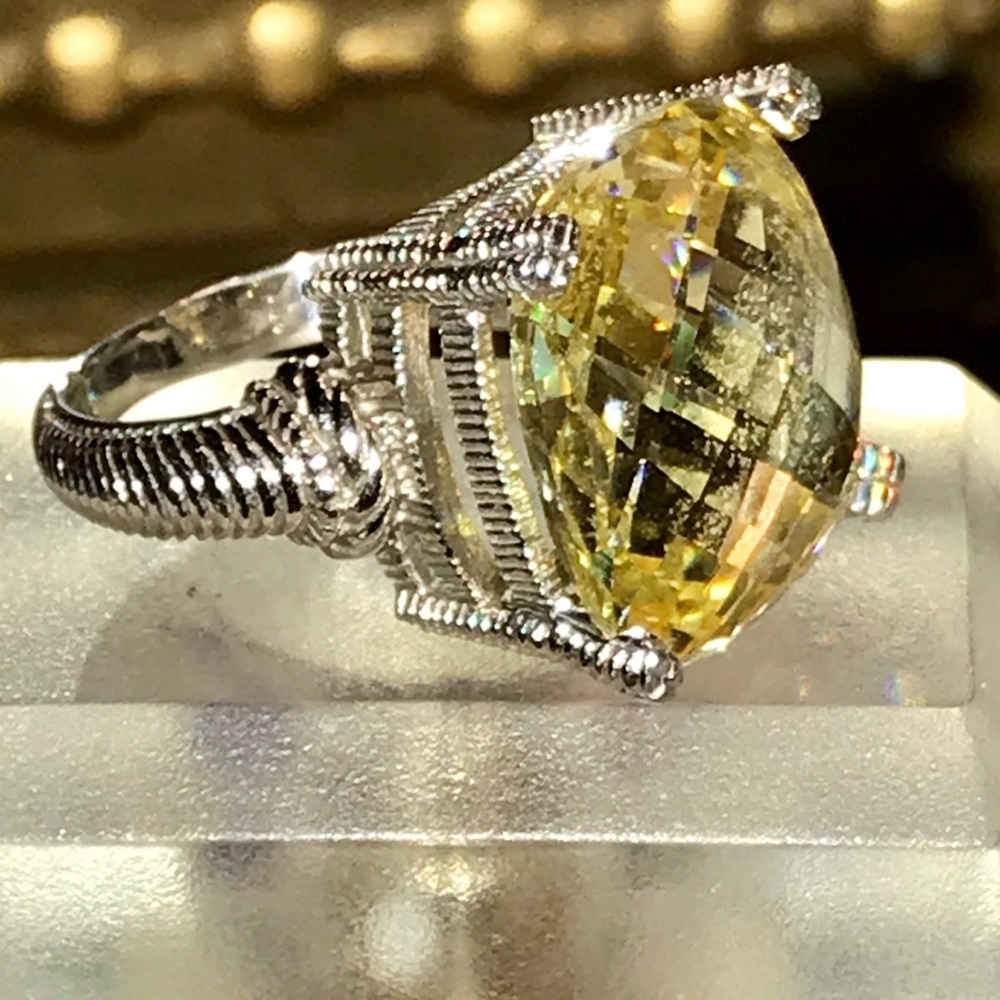 EYE-CATCHING JUDITH RIPKA YELLOW FACETED RING - Picture 2 of 9